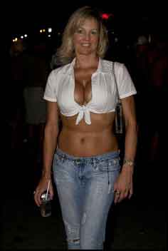 a milf in Fort Lauderdale, Florida